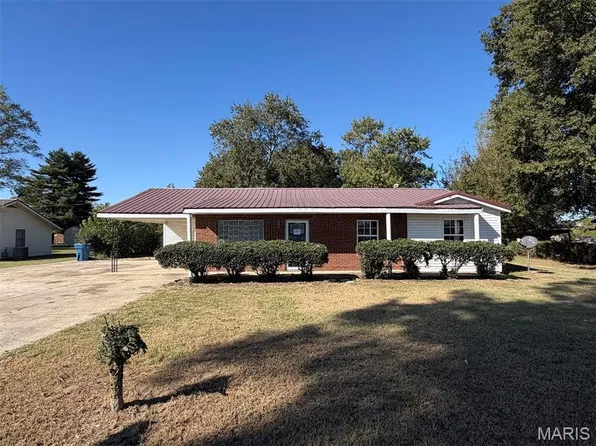 1105 Charlotte Dr, Malden, MO 63863