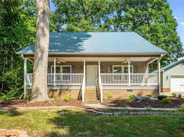 338 Heritage Manor Cir, Lexington, NC 27295