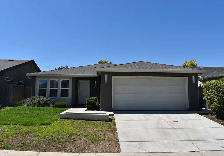 524 Janell Ct — Photo 1