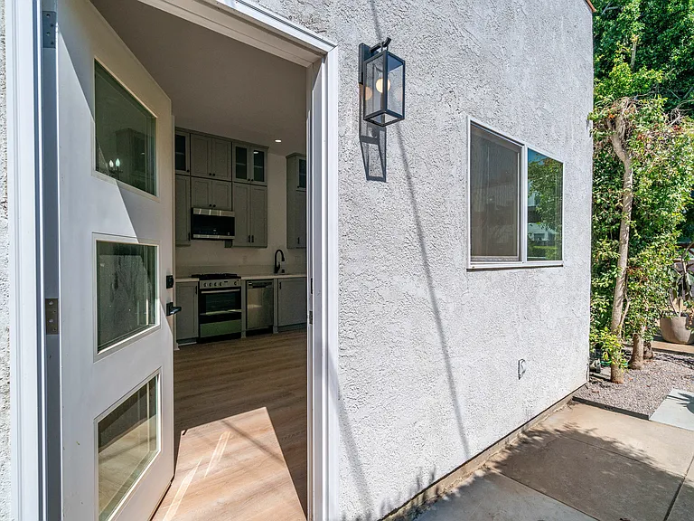 1275 S Cloverdale Ave #1/2 — Photo 19