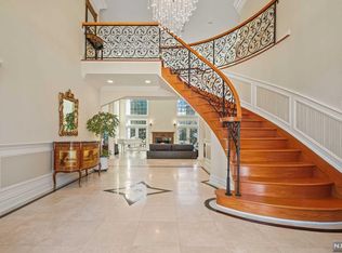 35 Geraldine Rd, Englewood Cliffs, NJ 07632