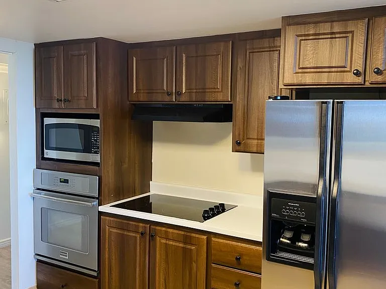 241 N Vine St — Photo 8