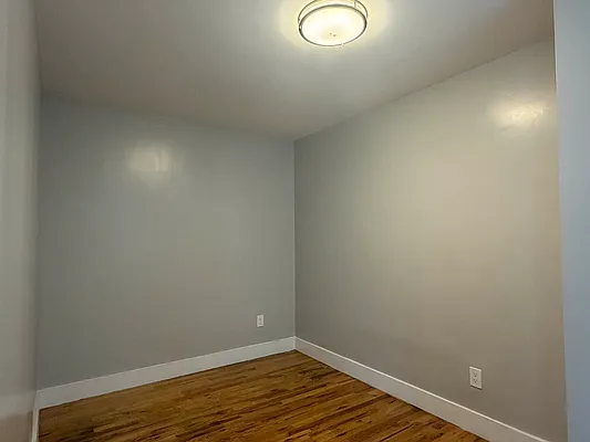 Bedroom, photo 1