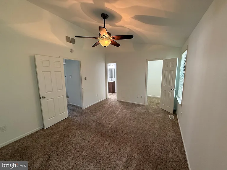 1042 Baywood Dr — Photo 12