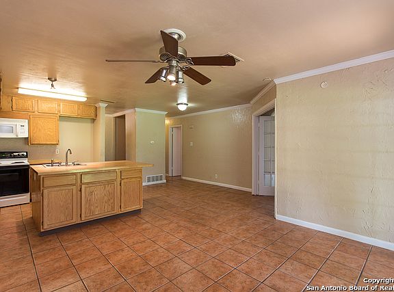 4th image of 7006 N Forest Crest St