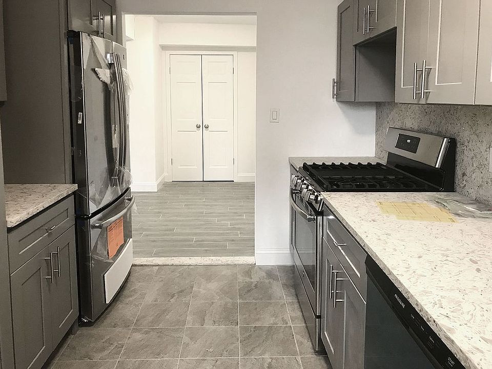 1st image of 10740 Queens Blvd Ste 3