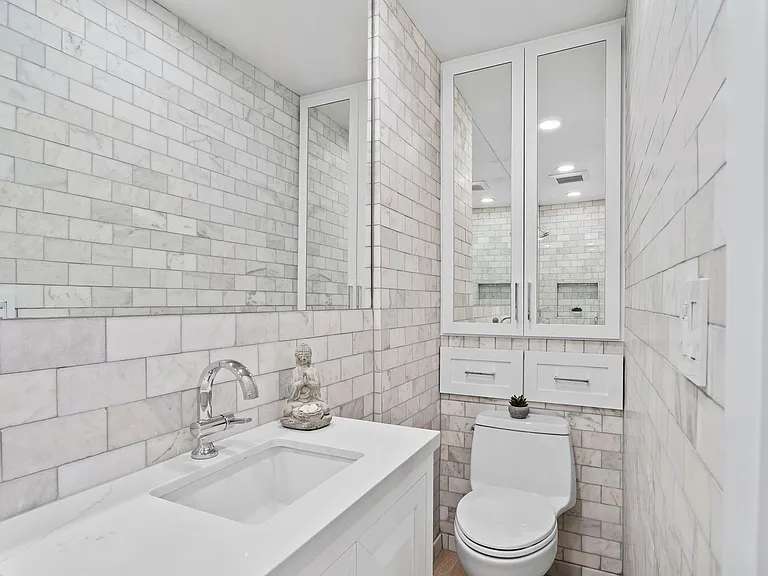 Ocean Beach Living | Modern 2Bd/2Ba | Laundry in-unit — Photo 35