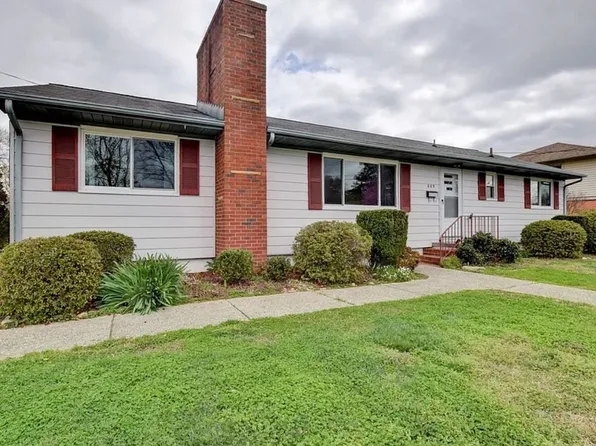 608 Birch Dr, Newport News, VA 23601