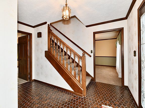 5th image of 1120 Williamsburg Ln