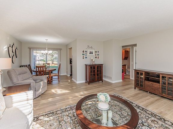 4th image of 14526 Lymans Ln Suite 86