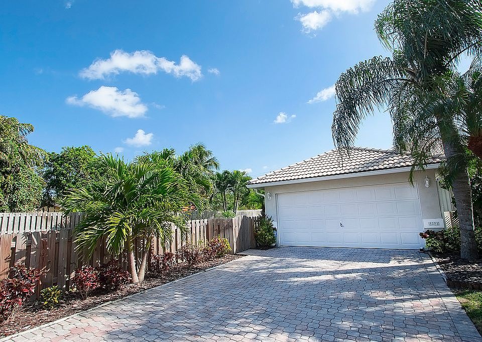 2nd image of 5271 Grande Palm Cir