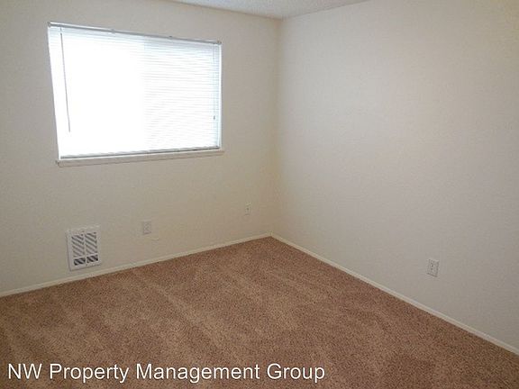 4th image of 1026 Cedar Ave APT D