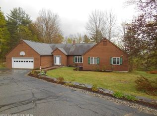 50 Broadview Heights Dr, Readfield, ME 04355
