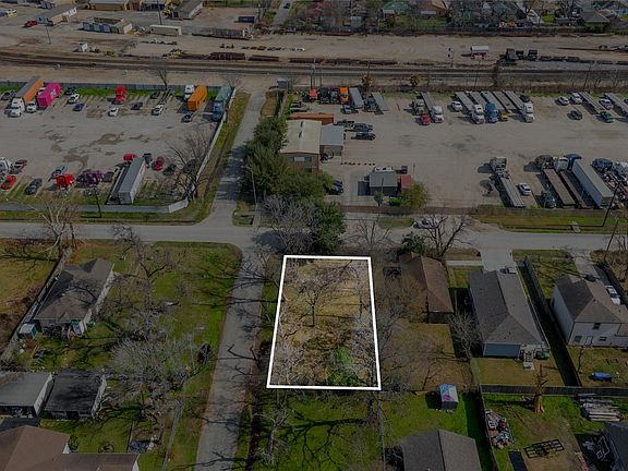 3rd image of 2523 Sakowitz St