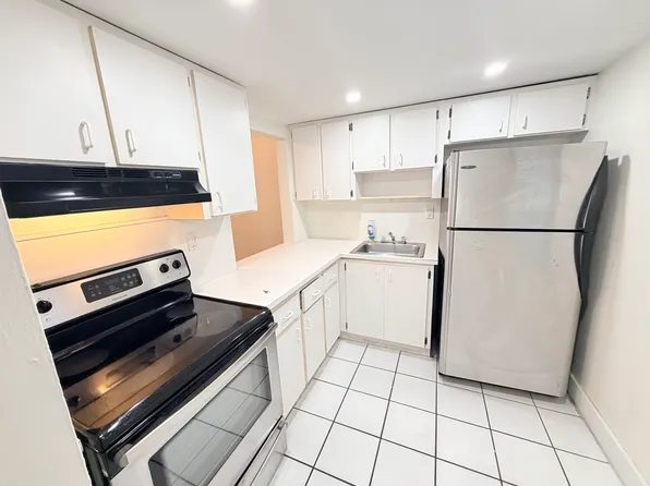 505 NW 177th St, Miami, FL