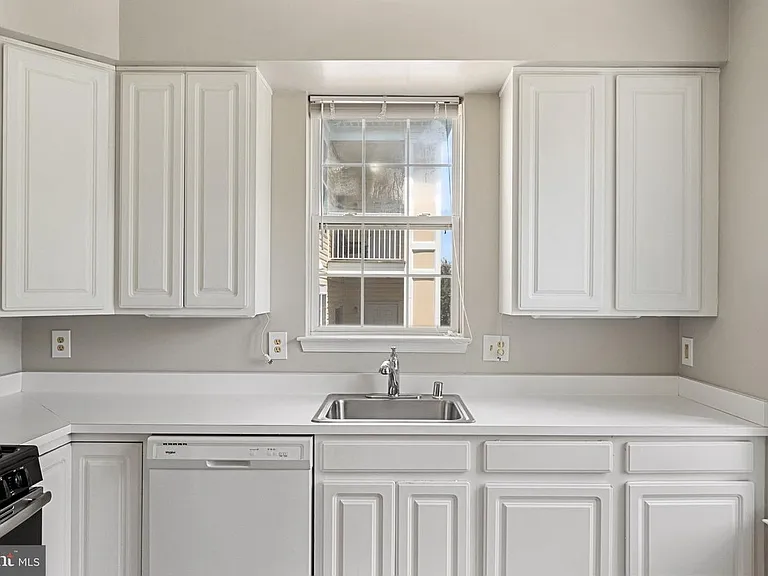 20903 Cedarpost Sq #201 — Photo 10