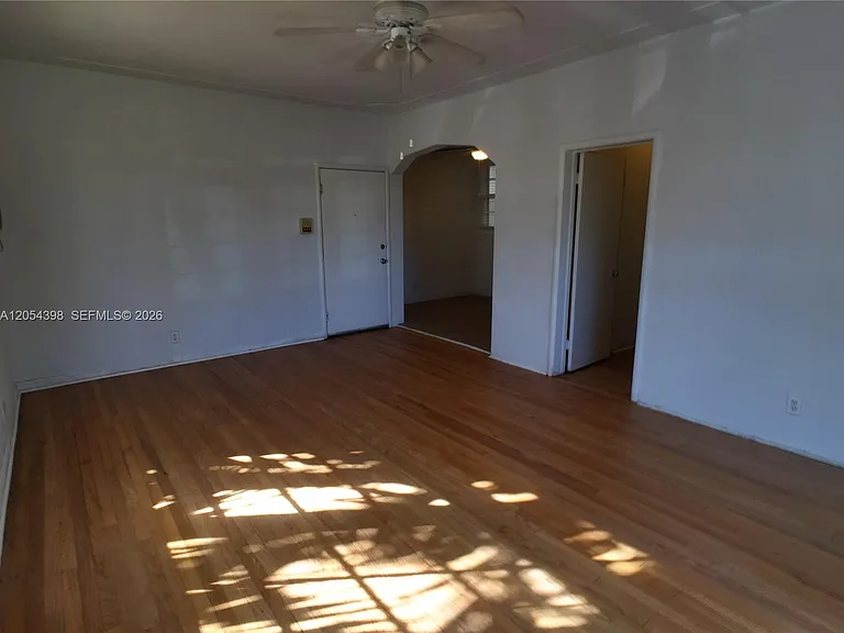 901 7th St #1 — Photo 3