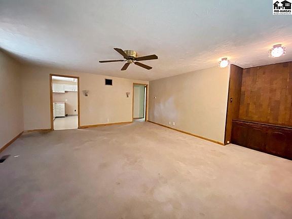 2nd image of 322 E Avenue A