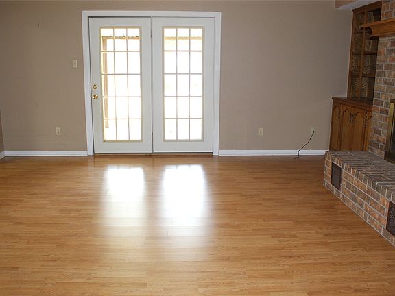 4th image of 712 Prairie Wind Blvd