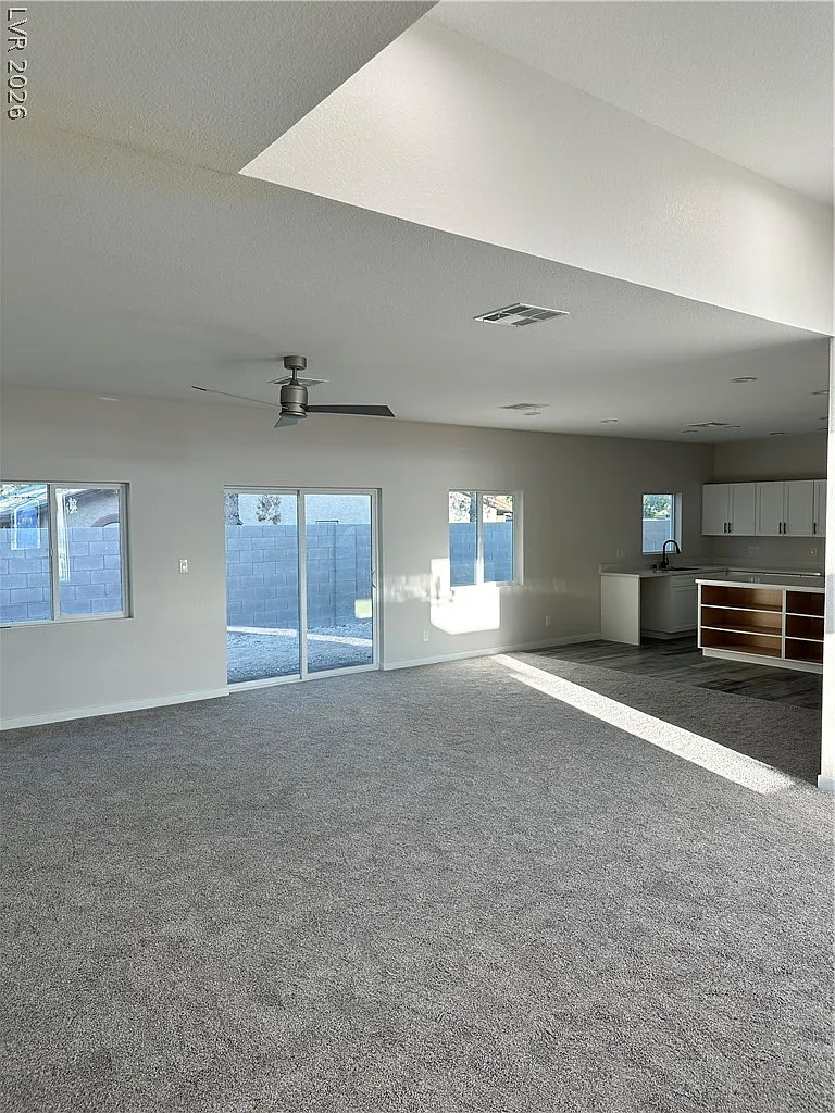 3 bed, 2.5 bath, 2132 sqft, $2,750 — Photo 2