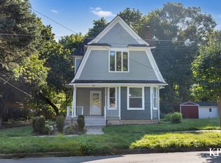 125 S Maple St SE, Caledonia, MI 49316