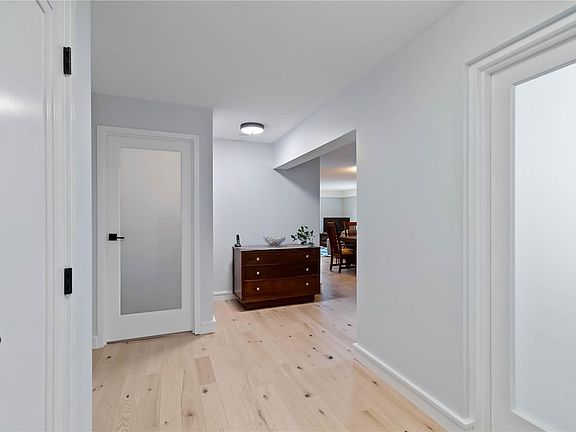 5th image of 2920 Cook St #501