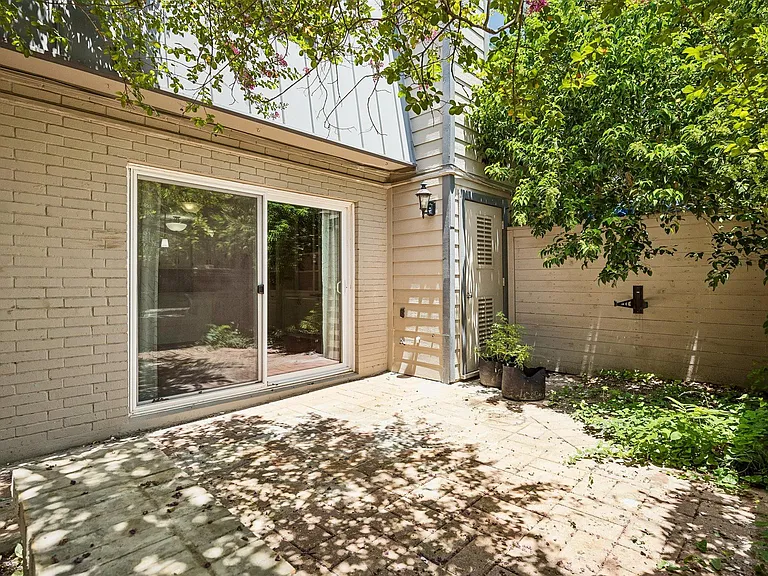 2500 Steck Ave #18 — Photo 27