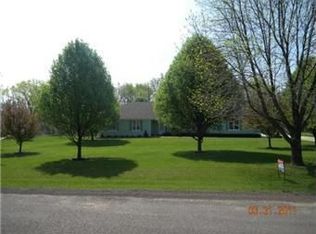 16843 Morningside Dr, Basehor, KS 66007