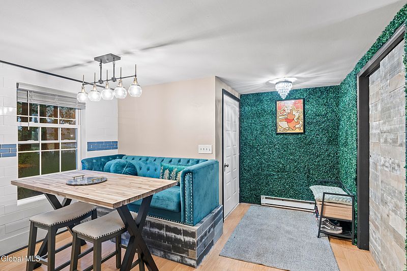 5th image of 204 Arrow Wood Place