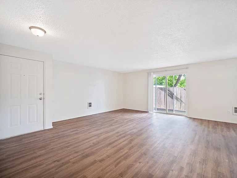 Renovated 1bd/1ba Millwood Apartment | A/C | Covered Parking | Pet Friendly | Avail 9/1/26 — Photo 12