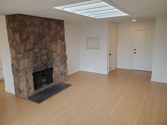 5th image of 12611 Caswell Ave #5