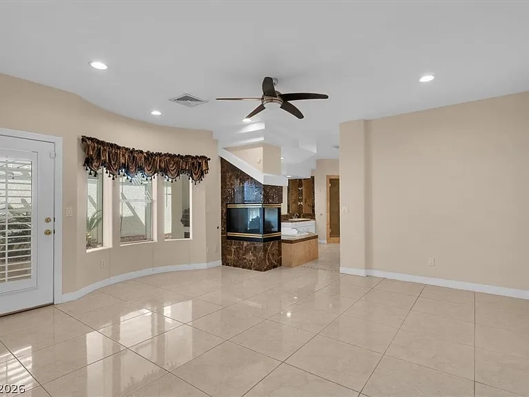 7956 Marbella Cir — Photo 12