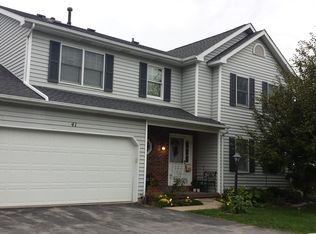 41 Stepping Stone Ln, Orchard Park, NY 14127