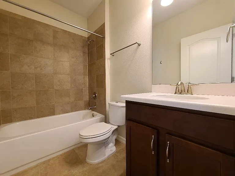 1039 Taramundi Dr — Photo 5