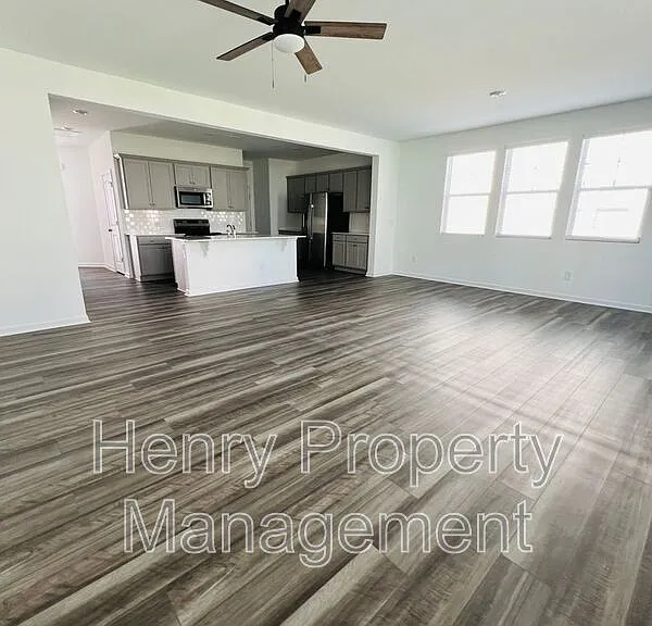 387 Thompson Overlook Way — Photo 2