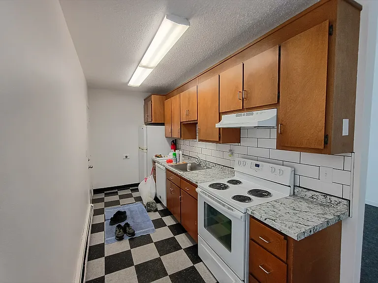 138 Laurel Hill Ave #2 — Photo 40