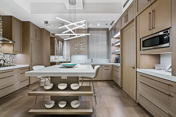 Sold by Warburg | media 7