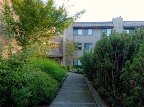 4th image of 11300 1st Ave NE APT 301