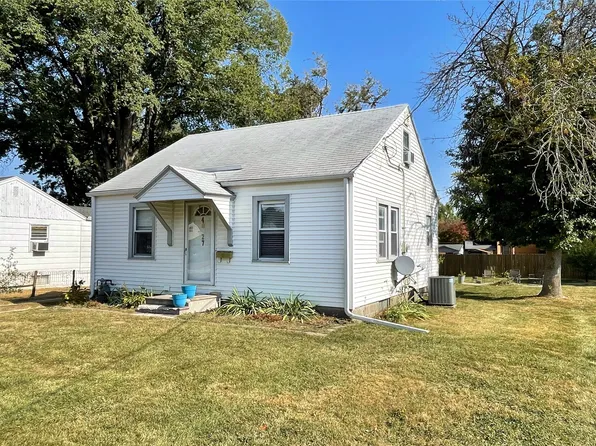 4027 70th St, Urbandale, IA 50322