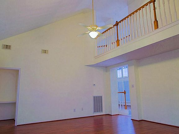 4th image of 1706 Monvale Ln