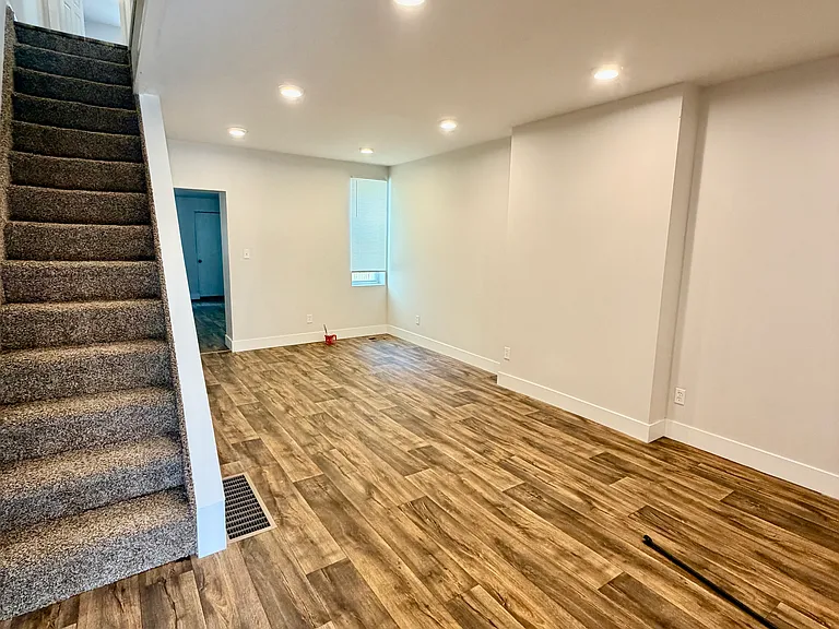 2073 Pickwick St — Photo 4
