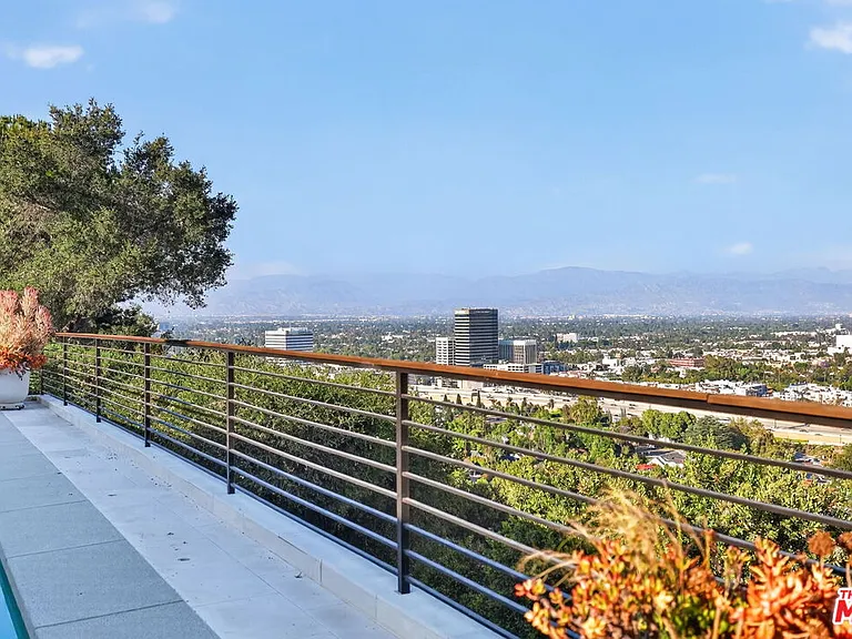 4186 Regal Oak Dr — Photo 48