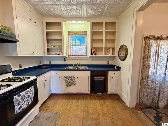 14th image of 148 2nd St