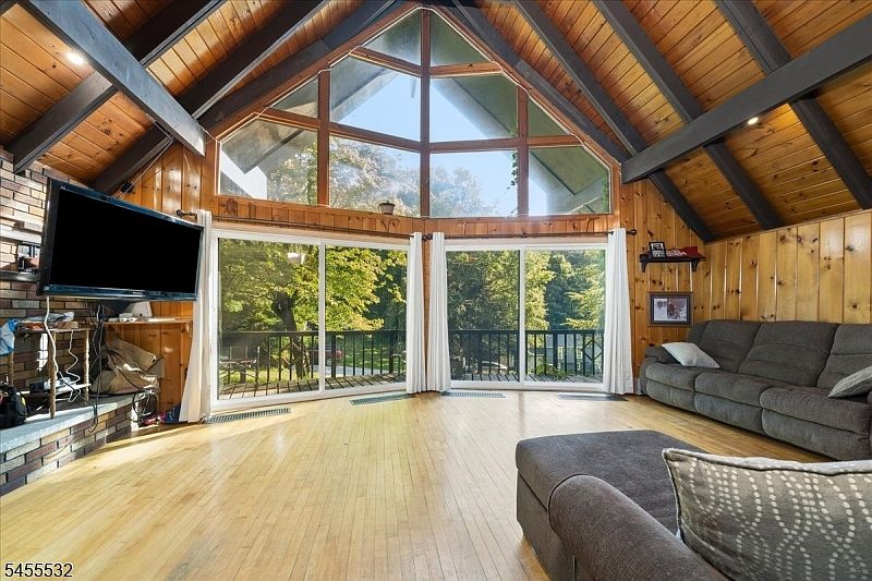 1st image of 347 Rolling Ridge Rd