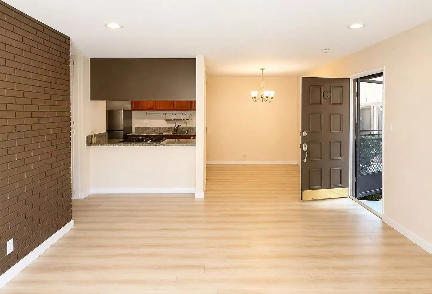 2 bed, 988 sqft, $2,750 — Photo 2
