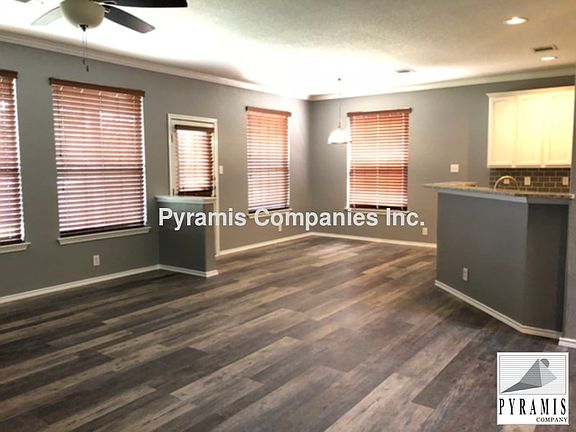 4th image of 313 Loch Lomond Dr