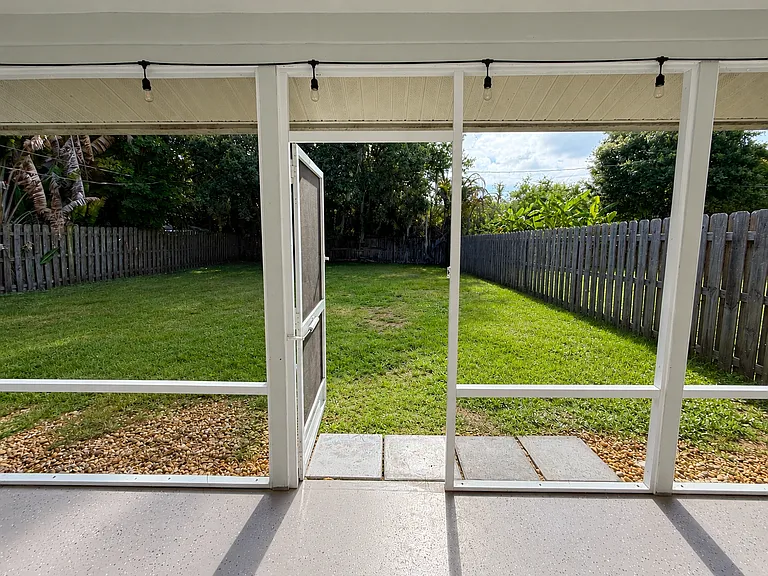 2478 NW Holiday Ct — Photo 31