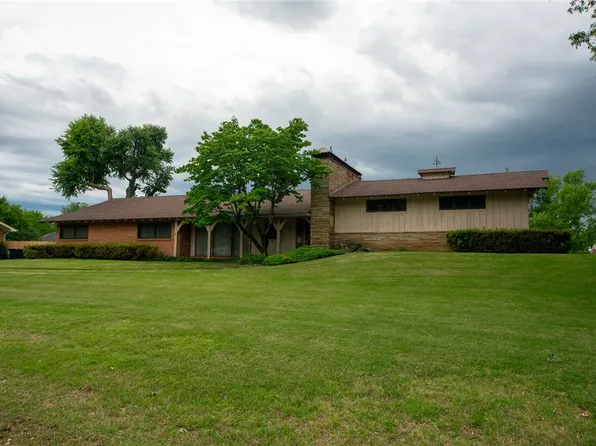 1617 Ranch Dr, Springdale, AR 72762