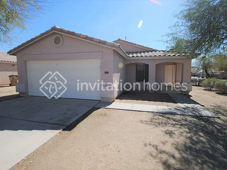 16085 W Adams St — Photo 1