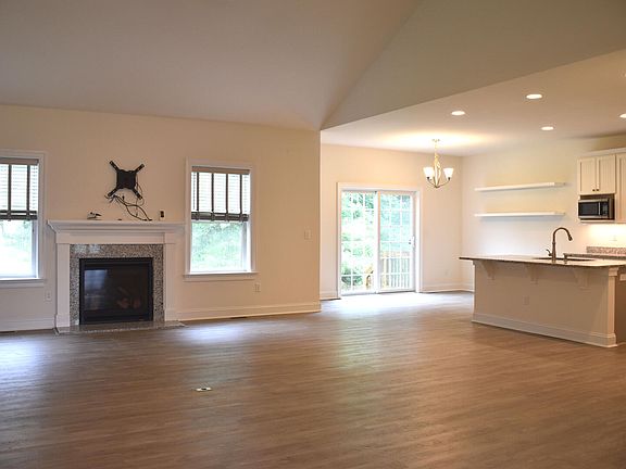 2nd image of 416 Seagull Dr